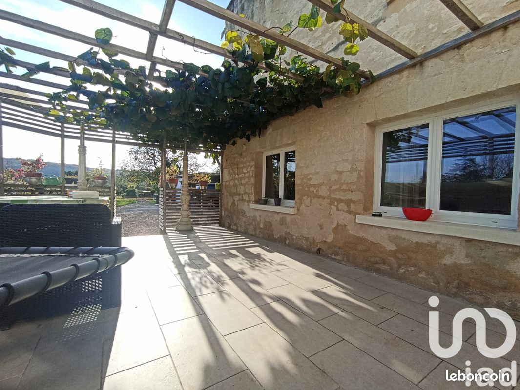 8 rooms House in Chinon, France No. 158044