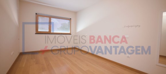 4 bedrooms Apartment in Barreiro, Portugal No. 51424 25