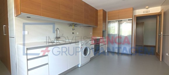 4 bedrooms Apartment in Barreiro, Portugal No. 51424 7