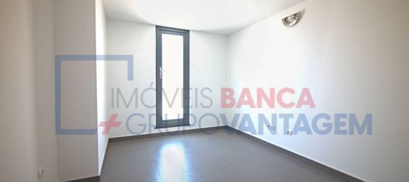 4 bedrooms Apartment in Barreiro, Portugal No. 51424 3