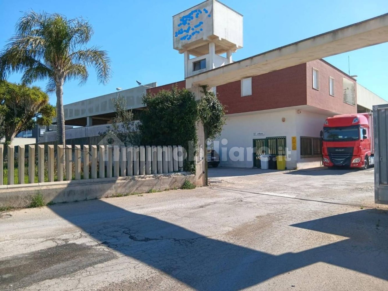 Entrepôt à Matino, Italy 17000m² No. 318853