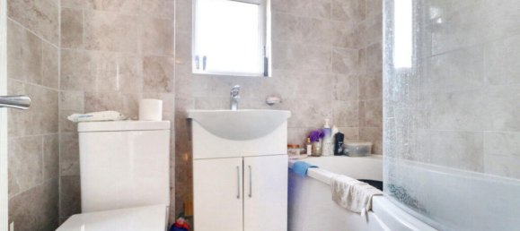 3 bedrooms House in Dartford, United Kingdom No. 4938 12