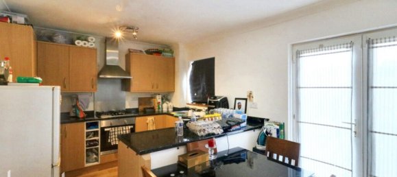 3 bedrooms House in Dartford, United Kingdom No. 4938 9