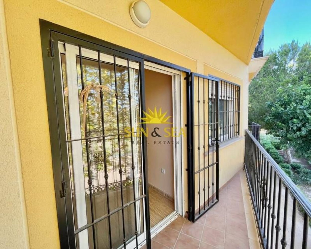 4 غرف نوم شقة في Alicante, Spain رقم 182826