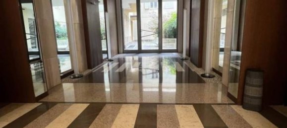 5 rooms Apartment in Piacenza, Italy No. 35653 3