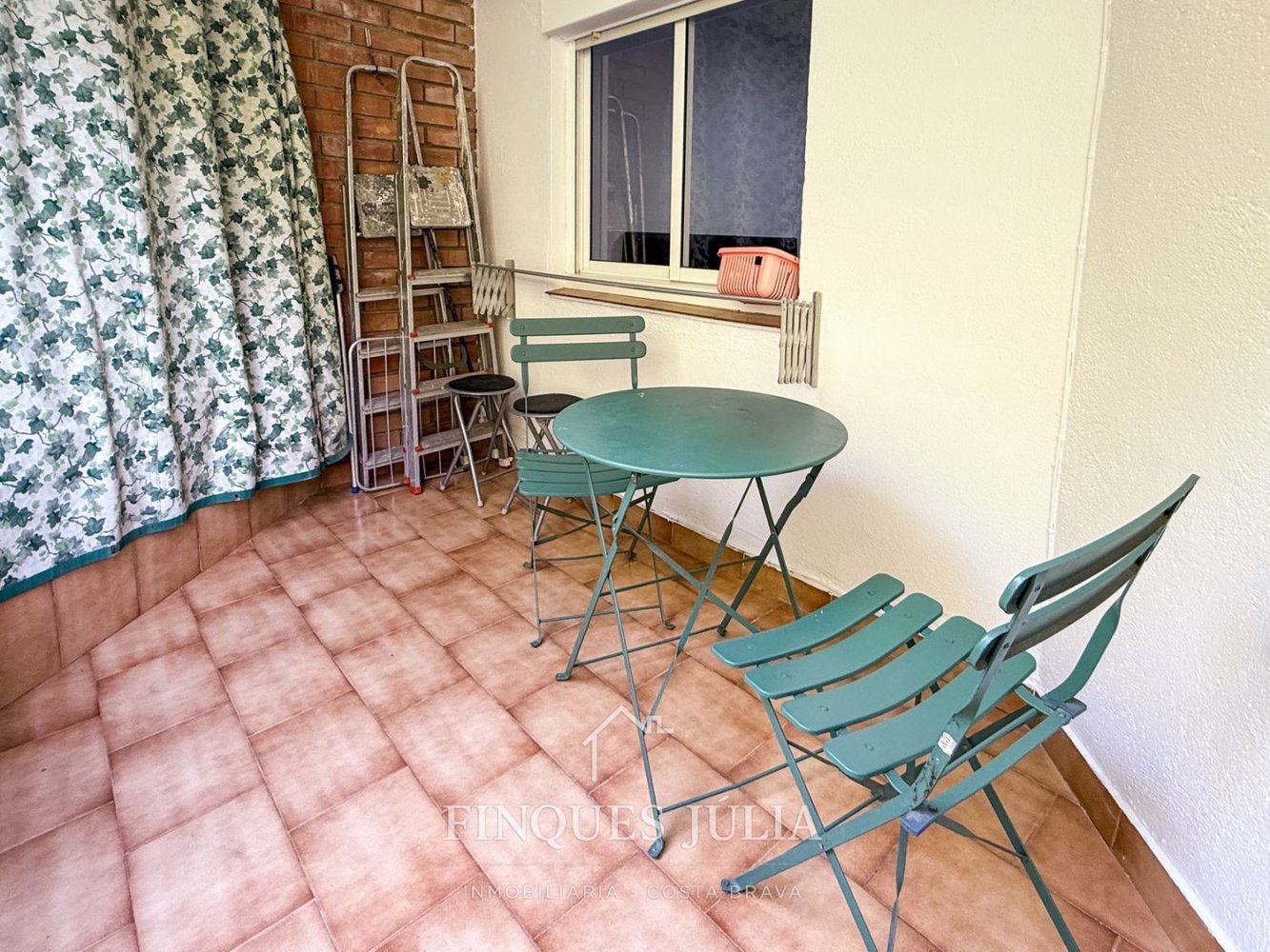 Квартира с 3 спальнями в Бланес, Испания № 212281