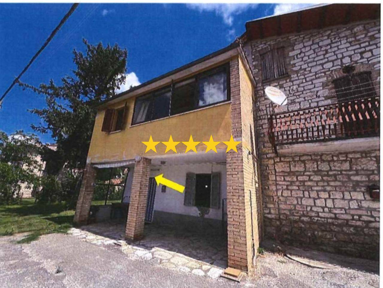 4 bedrooms Apartment in Gubbio, Italy No. 191589