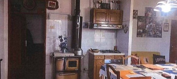 4 bedrooms Apartment in Gubbio, Italy No. 191589 4
