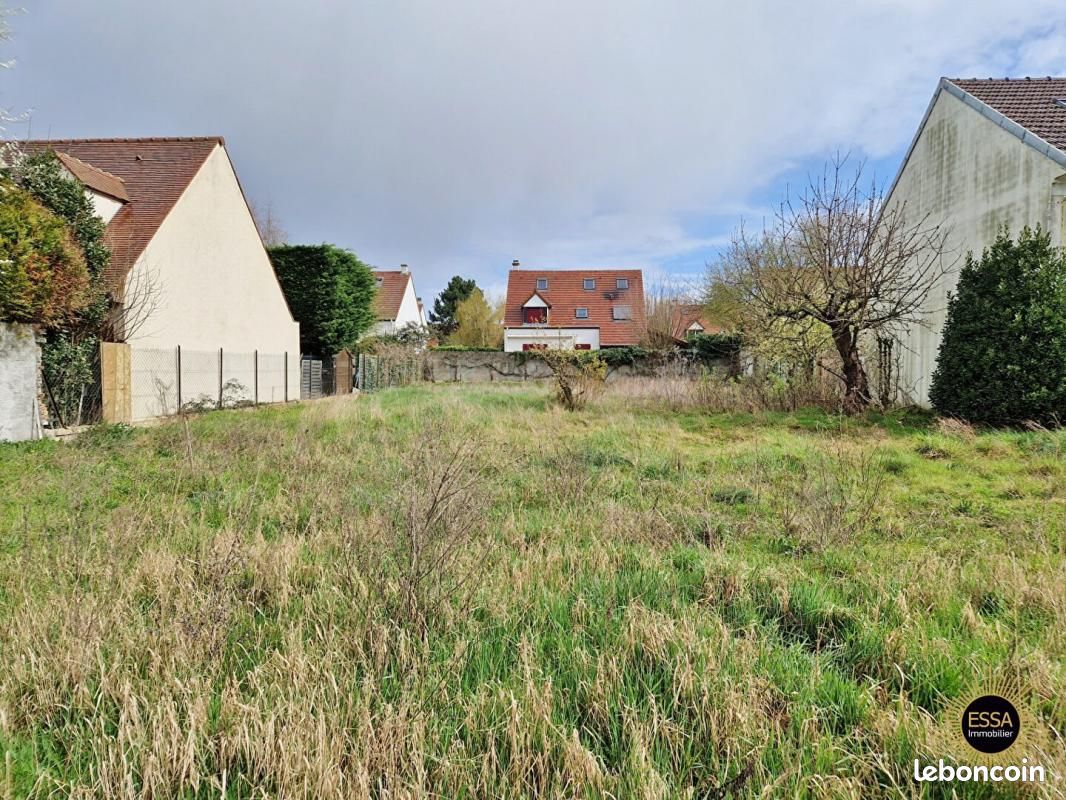 Terreno en Noisy-le-Roi, France 800 m² No. 327121