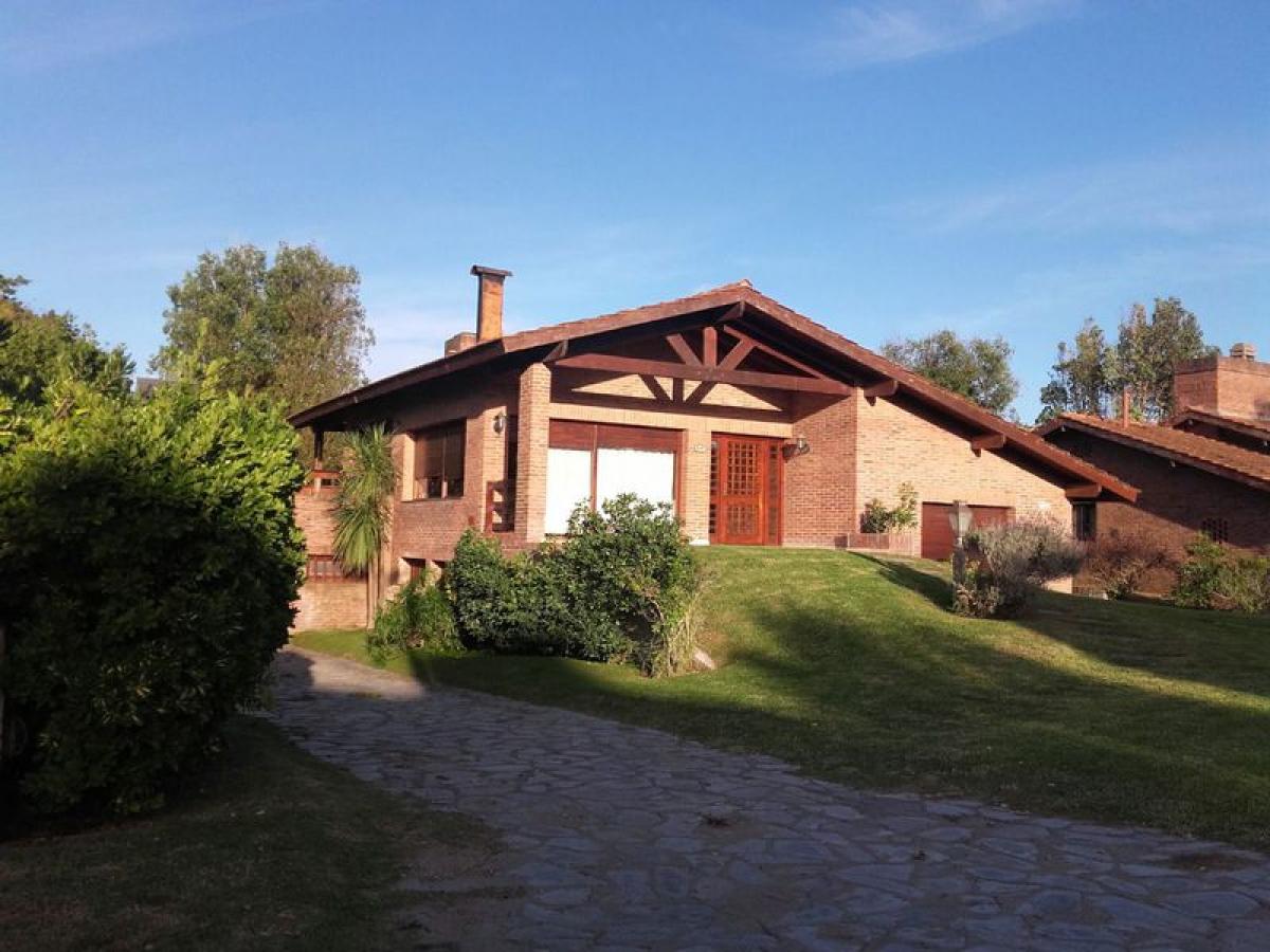 5 bedrooms House in Mar del Plata, Argentina No. 69775