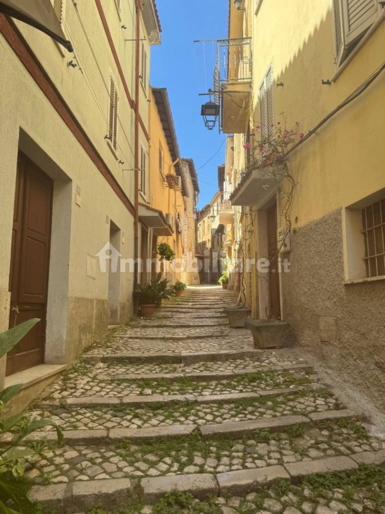 4 bedrooms Apartment in Priverno, Italy No. 109261