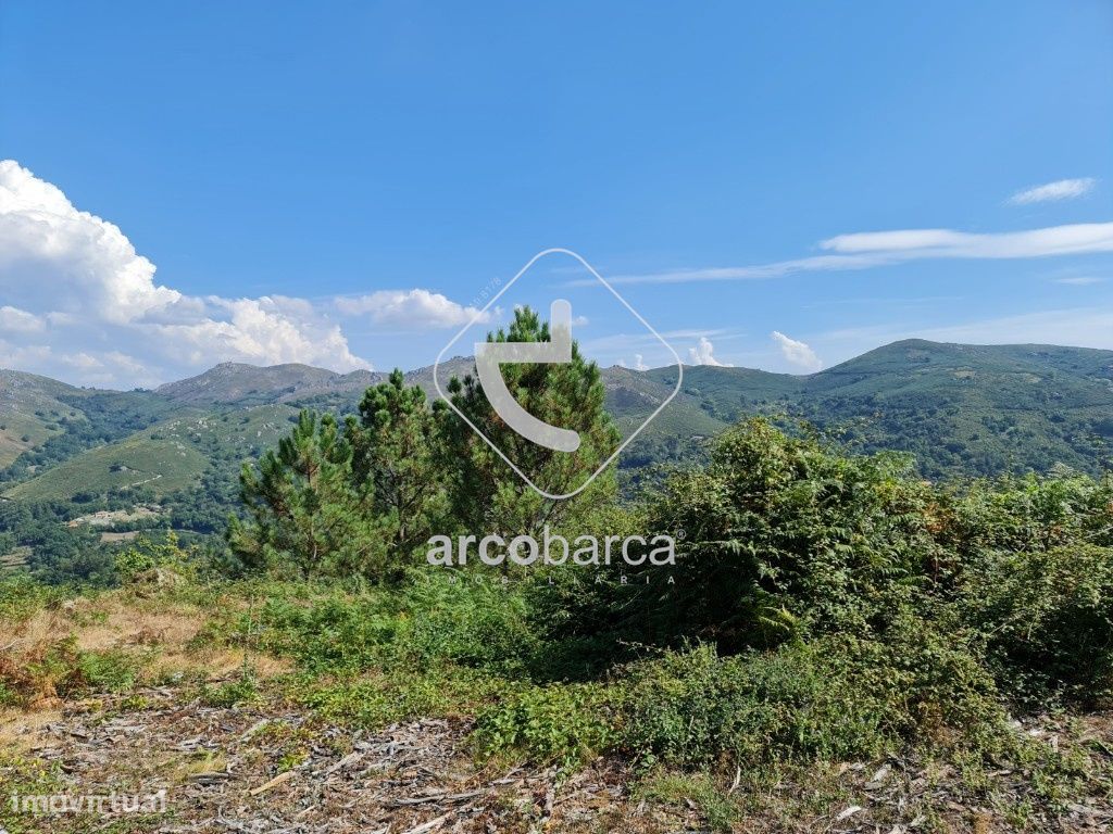 Земельный участок 2100м² в Азиаш, Португалия № 213345