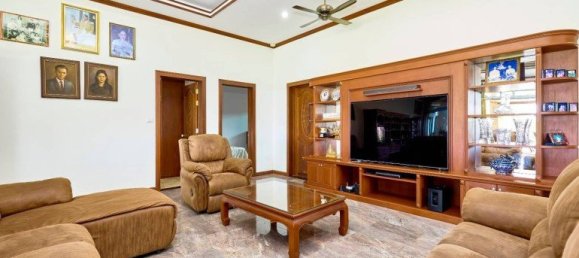 6 bedrooms House for sale in Pattaya, Chonburi, Eastern Thailand, Thailand № 142279 17