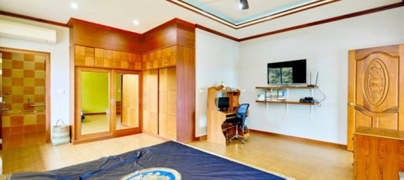 6 bedrooms House for sale in Pattaya, Chonburi, Eastern Thailand, Thailand № 142279 11