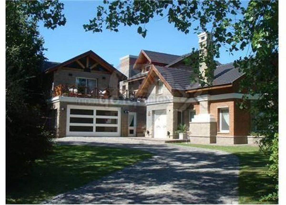 5 bedrooms House in Canuelas, Argentina No. 87196