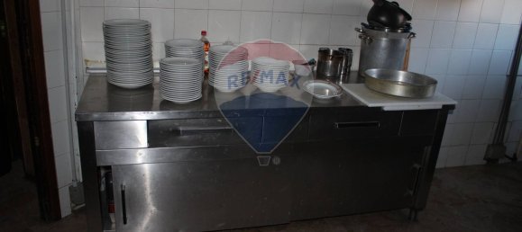 Gewerbliche Immobilie in Cuorgnè, Italy 270m², Nr. 12996 41