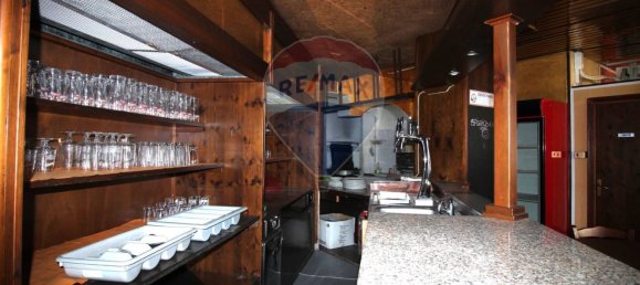 Gewerbliche Immobilie in Cuorgnè, Italy 270m², Nr. 12996 21