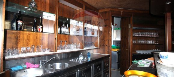 Gewerbliche Immobilie in Cuorgnè, Italy 270m², Nr. 12996 19