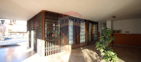 Gewerbliche Immobilie in Cuorgnè, Italy 270m², Nr. 12996 27