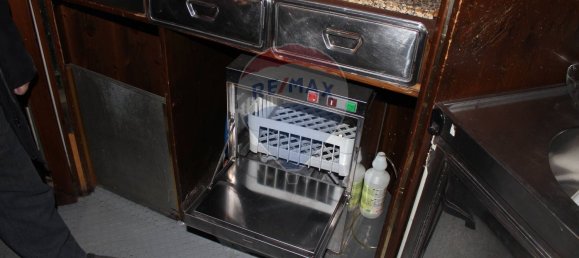 Gewerbliche Immobilie in Cuorgnè, Italy 270m², Nr. 12996 37