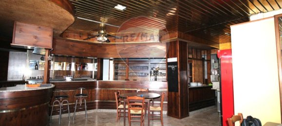 Gewerbliche Immobilie in Cuorgnè, Italy 270m², Nr. 12996 14