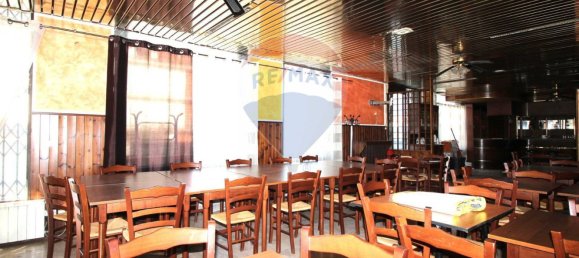 Gewerbliche Immobilie in Cuorgnè, Italy 270m², Nr. 12996 8