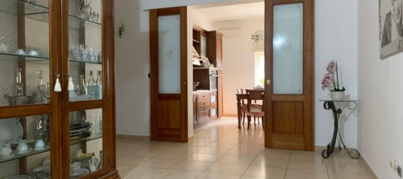 5-salle Appartement à Trani, Italy No. 178939 2