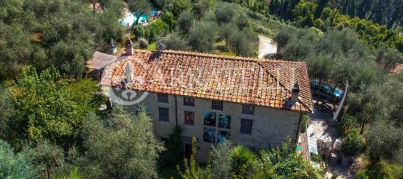 Дом с 8 спальнями в Камайоре, Италия № 116739 16