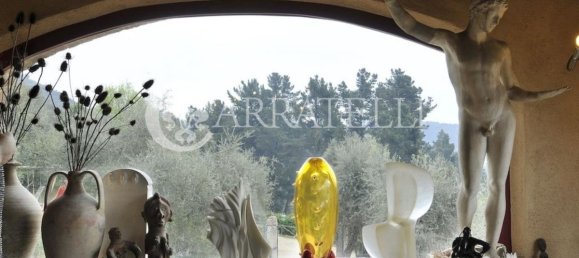 Дом с 8 спальнями в Камайоре, Италия № 116739 41