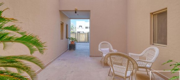 Вилла с 5 спальнями в Meadows, ОАЭ № 112120 13