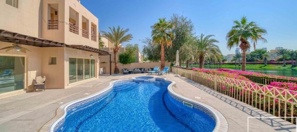 Вилла с 5 спальнями в Meadows, ОАЭ № 112120 3