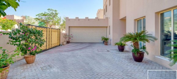 Вилла с 5 спальнями в Meadows, ОАЭ № 112120 17