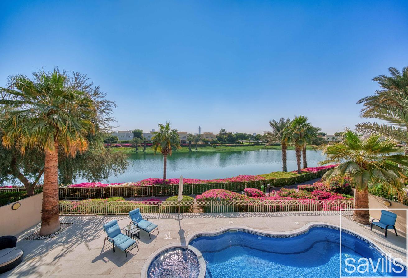 Вилла с 5 спальнями в Meadows, ОАЭ № 112120