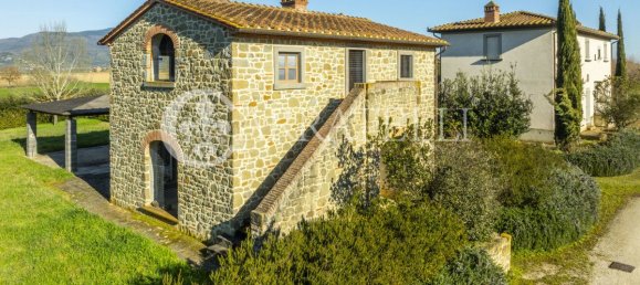 3 bedrooms House in Cortona, Italy No. 128571 3