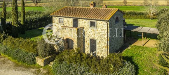 3 bedrooms House in Cortona, Italy No. 128571 2