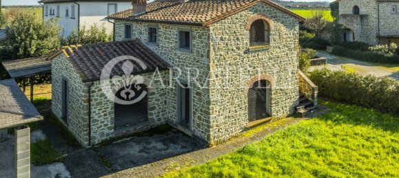 3 bedrooms House in Cortona, Italy No. 128571 4