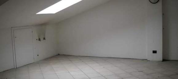 3 rooms Apartment in Besana in Brianza, Italy No. 3741 5