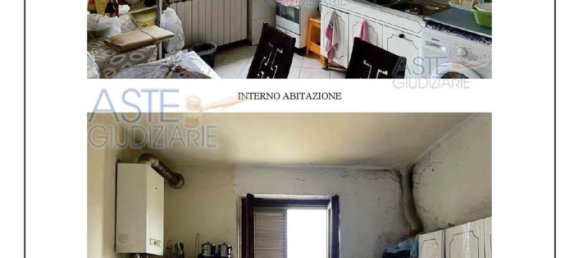 4-salle Appartement à Prato, Italy No. 192578 9