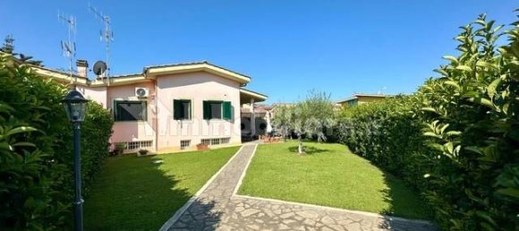 4 Schlafzimmer Villa in Ardea, Italy, Nr. 330743 2