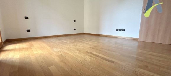 2 bedrooms Apartment in Mira, Italy No. 259534 8