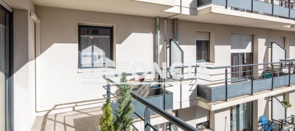 Apartamento de 1 dormitorio en Voiron, France No. 194193 5