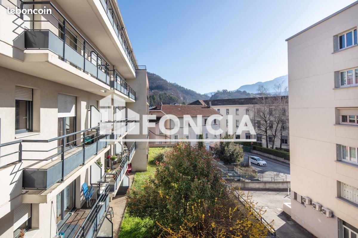 Apartamento de 1 dormitorio en Voiron, France No. 194193