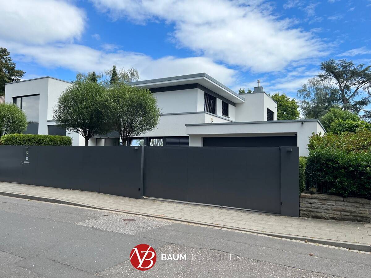 4 bedrooms Villa in Meerbusch, Germany No. 284400