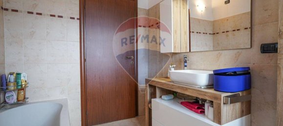 Apartamento de 2 dormitorios en Bubbiano, Italy No. 54294 18