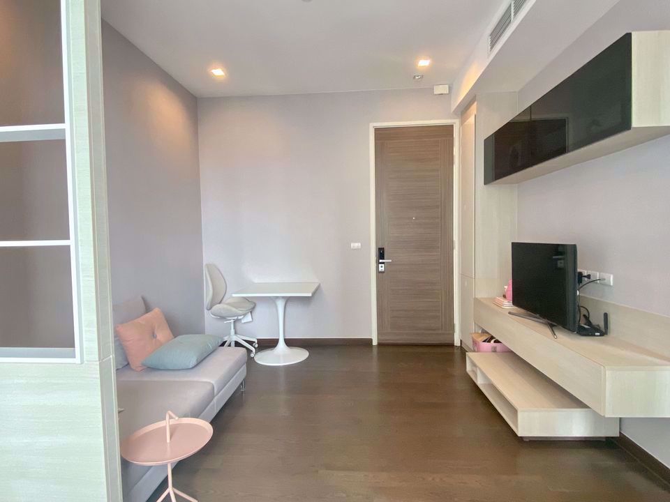 Studio in the Condo in Ratchathewi, Thailand No. 4690