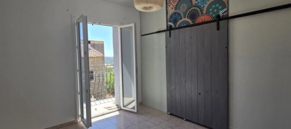 2-salle Appartement à Monacia-d'Aullène, France No. 307894 3