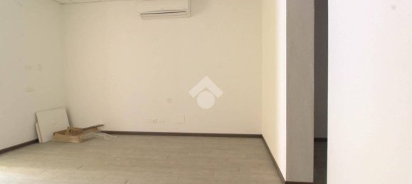 2-Zimmer Gewerbliche Immobilie in Capriolo, Italy, Nr. 141644 8