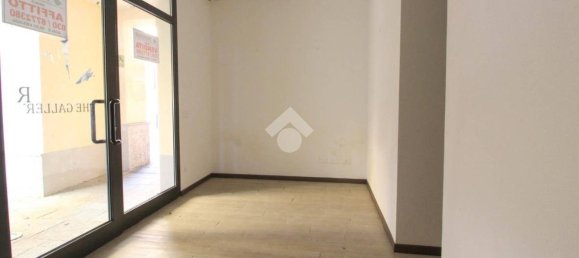 2-Zimmer Gewerbliche Immobilie in Capriolo, Italy, Nr. 141644 12