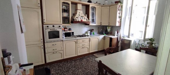 4 rooms Apartment in Genoa, Italy No. 259969 3