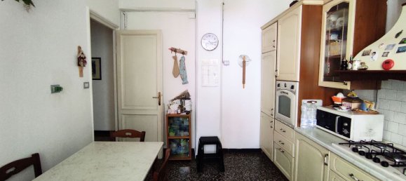 4 rooms Apartment in Genoa, Italy No. 259969 2